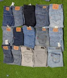 LEVI’S  MINI SHORTS (C 54)
