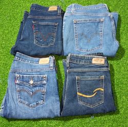 LEVI’S JEANS (B 132)