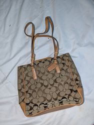 Sacs à bandoulière et tote de marque Coach de diff..