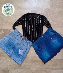 T-shirts et jupes mini embellis