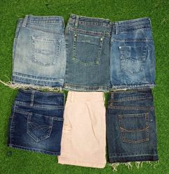 HOLLISTER AND OTHER MIX BRANDS MINI SKIRTS (C 254)