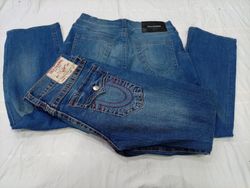 CR10445 Vintage True Religion Men’s Jeans