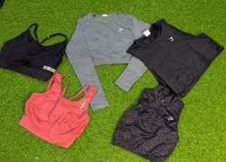 8382 - Gymshark T-shirts courts et débardeur