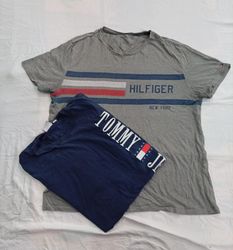 CR12622 Vintage Tommy Hilfiger T-Shirts