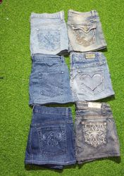 GLORIA VANDERBILT AND OTHER MIX BRANDS MINI SKIRTS..
