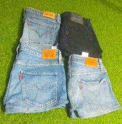 LEVI’S MINI SHORTS (C 492)