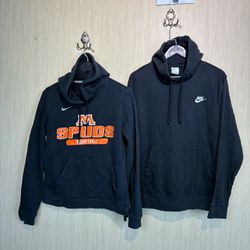 Selezione di felpe con cappuccio e maglioni Nike (..