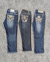 ***Y2K Embellished Capri Jeans