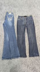 **Y2K Embroidered Denim Jeans – Classic Retro Flar..