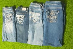 MAURICES AND OTHER MIX BRANDS JEANS (B 193)