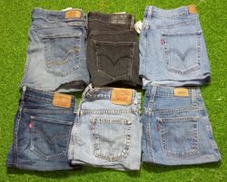 LEVI’S MINI SKIRTS (C 337)
