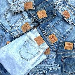 Women Levis Jeans