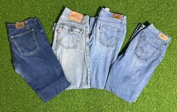 LEVI’S JEANS (B 26)