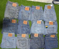 LEVIS MEN WEAR JEANS