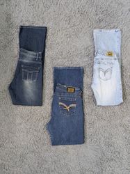 ***Y2K Embroidered Flare Jeans – 2000s Retro Denim