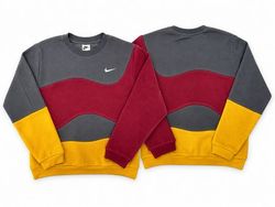 CR02315 Upcycled Nike Wave-Panel Crewneck Sweatshi..