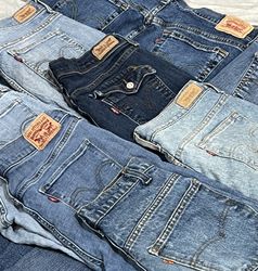 Levis bootcut jeans