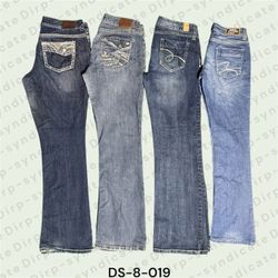 Y2K Embroidered Flare Jeans – Low Rise Retro Denim..