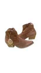 WOMEN’S EMBROIDERY SNIP TOE ANKLE COWBOY BOOT
