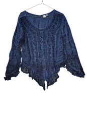 Th112 - pretty
blouses/tops -10p -28/8/26
