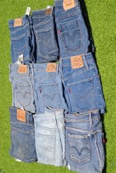 LEVI’S MINI SKIRTS (C 72).