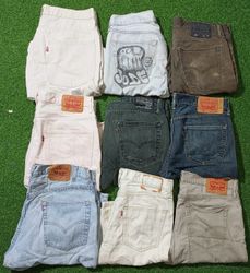 LEVI’S 501 , 541 ,  550 AND OTHER MIX SHORTS (D 24..