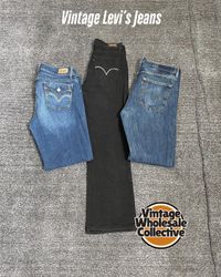 🔴  Vintage Levi’s Jeans - (12/10)