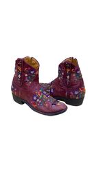 WOMEN’S EMBROIDERY SNIP TOE ANKLE COWBOY BOOT
