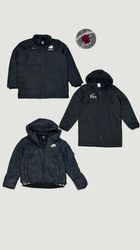 Nike jacket’s WR2224