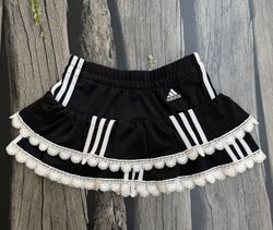 Jupes en dentelle Adidas recyclées