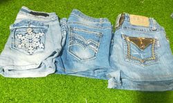 PANTALONES CORTOS MINI DE WALLFLOWER Y OTRAS MARCA..