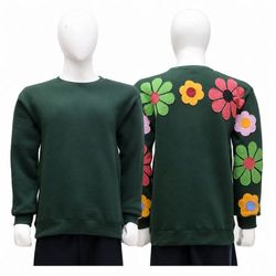 CR2174 UPCYCLED BACK FLORAL APPLIQUÉ SWEATSHIRT