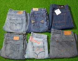 AMERICAN EAGLE AND OTHER MIX BRANDS  JEANS (A 164)