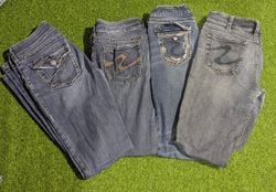 SILVER JEANS CO. FLARE BOOTCUT JEANS