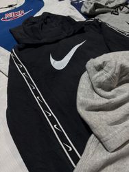 Branded Nike Sweatshirts ———25pcs