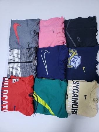 Nike Sweatshirts And Hoodies 20 Pcs