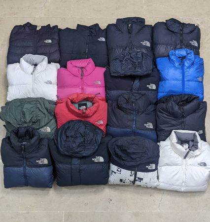 The North Face Puffer Jacket 700 & 700 Pro, 20 Units Incl. Submit Series, Hyvent, Retro Nuptse.