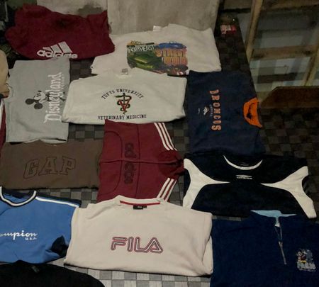 Mixed Brands Crewnecks  -34 pcs