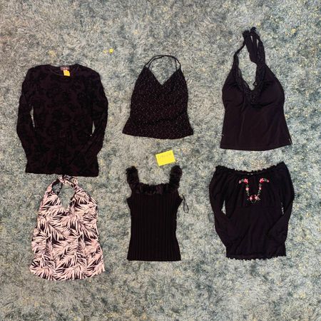 Y2K vintage Mix black tops 🥰 (GRV-12-018)