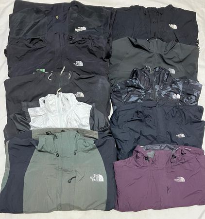 The North Face windbreaker 10 pieces