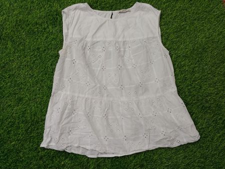 Bluse bianche esclusive per la primavera