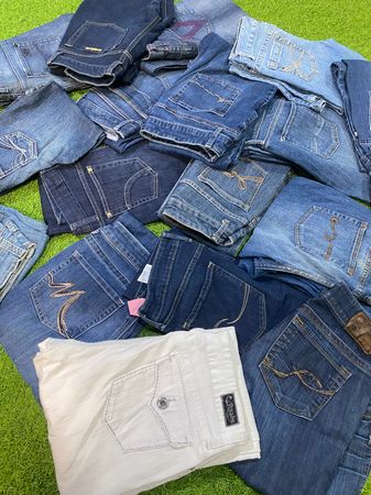 Y2K Embroidered Flared Jeans - 100 jeans