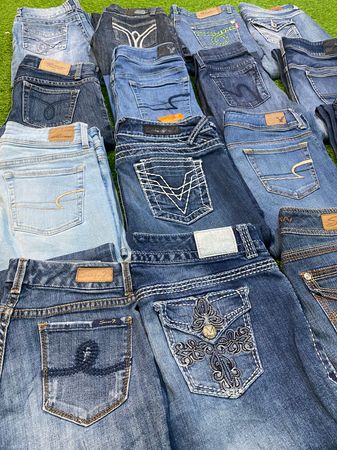 Y2K Embroidered Flared Jeans - 20 pcs