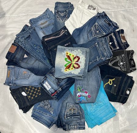 Y2K Women's Flared Jeans, 25 Pieces