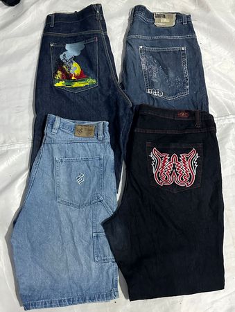 embroidery shorts 26 pieces southpole ,ecko,fubu, rocawear and many other brands