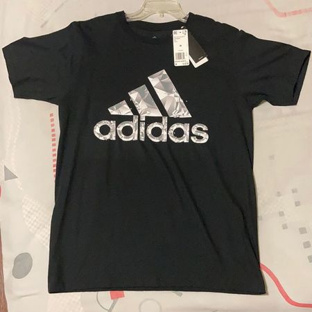 T-shirts Adidas