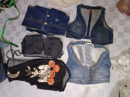 Id 30 waistcoat brand  arizona and oter mix brand total 20