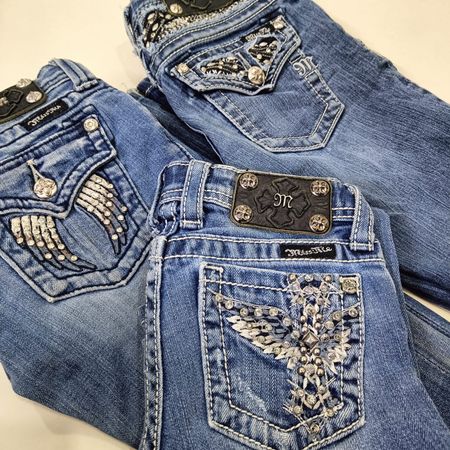 Dames Y2K Jeans taille basse Missme, True Religion, Rock Revival.