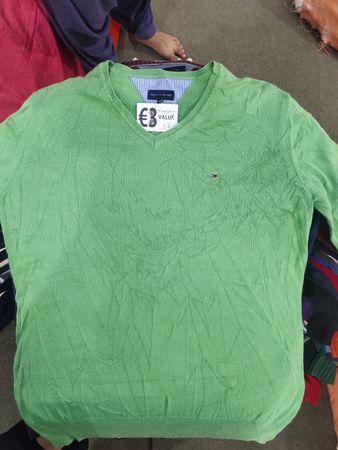 Sweat à capuche de marque Tommy Hilfiger 67 pcs