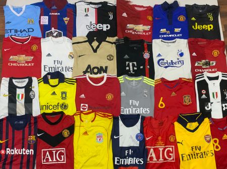 T-shirts authentiques de football pour hommes - 25 pièces